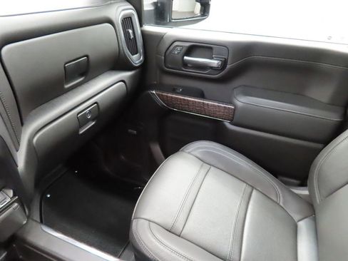 Used 2023 GMC Sierra 2500 Denali w/ Denali Black Diamond Edition AWD/4WD image 39