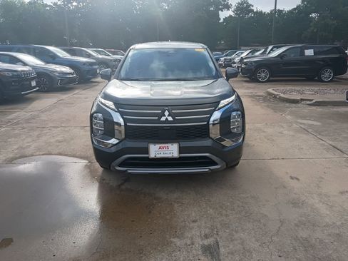 Used 2025 Mitsubishi Outlander AWD image 5