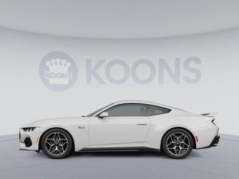 Used 2024 Ford Mustang GT RWD image 2
