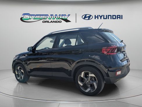 Used 2024 Hyundai Venue SEL FWD image 6