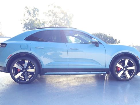 New 2025 Porsche Macan 4S Electric image 8