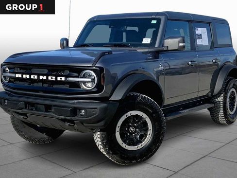 Certified 2022 Ford Bronco Outer Banks w/ Sasquatch Package image 1