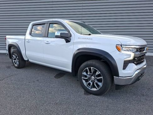 Used 2025 Chevrolet Silverado 1500 LT AWD/4WD image 1
