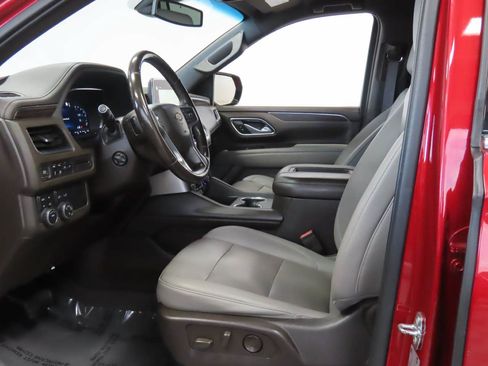 Used 2022 Chevrolet Tahoe LT w/ Luxury Package AWD/4WD image 16