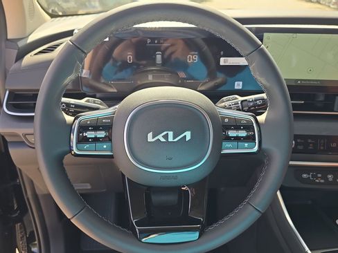 New 2026 Kia Carnival EX image 30