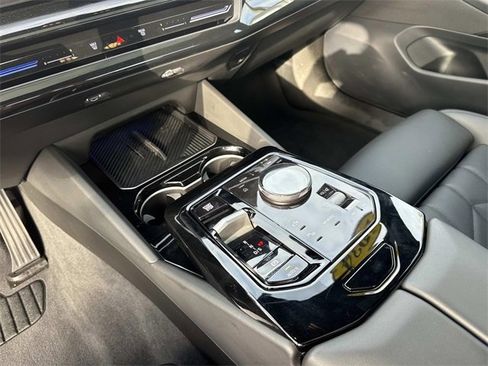 Used 2024 BMW 530i xDrive w/ Premium Package image 25