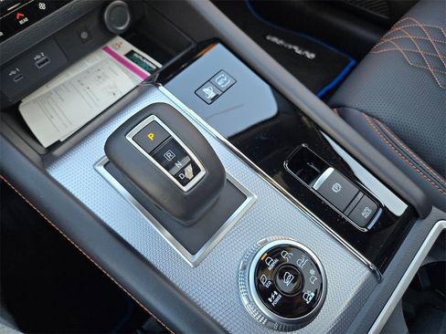 New 2025 Mitsubishi Outlander SEL image 12