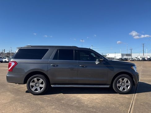 Used 2018 Ford Expedition Max XLT w/ Equipment Group 202A image 12