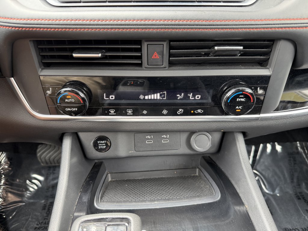 Used 2025 Nissan Rogue SV AWD/4WD image 22