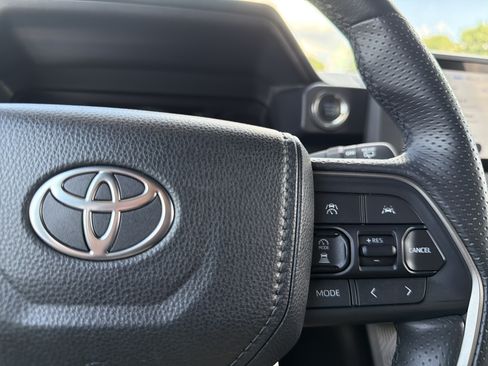 Certified 2025 Toyota 4Runner SR5 AWD/4WD image 11