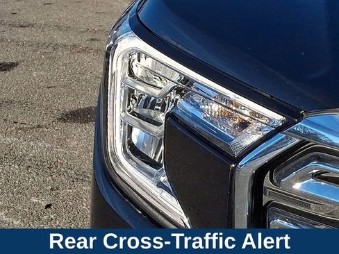 Used 2024 GMC Terrain SLT w/ Infotainment Package II image 10