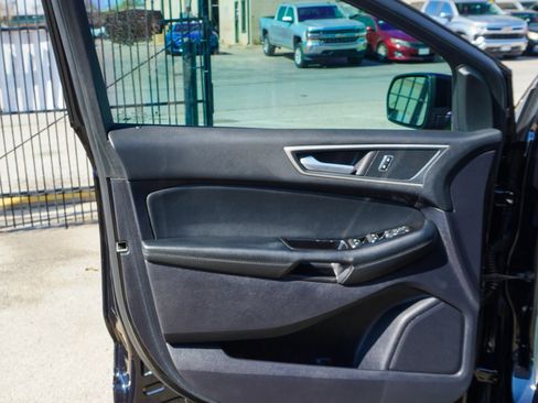 Used 2020 Ford Edge SEL w/ Convenience Package image 12