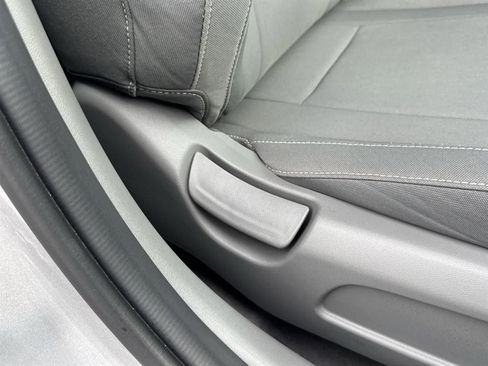 Certified 2025 Hyundai Elantra Sport image 38