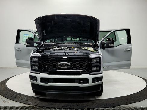 Used 2025 Ford F250 Lariat w/ Black Appearance Package AWD/4WD image 12