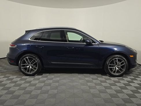 Certified 2022 Porsche Macan AWD/4WD image 8