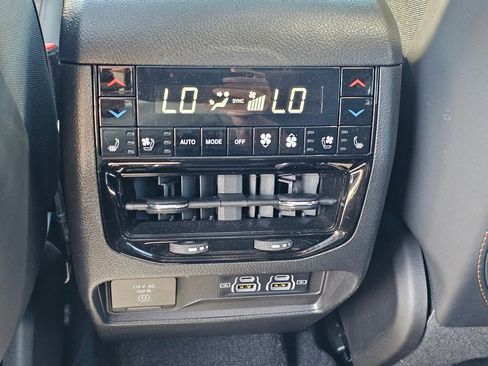 Used 2025 Jeep Grand Cherokee L Summit AWD/4WD image 19