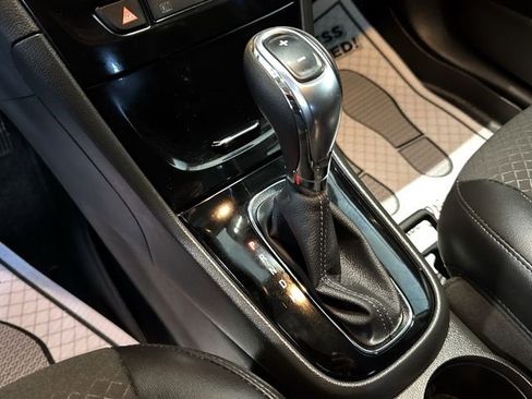 Used 2019 Buick Encore Preferred image 15