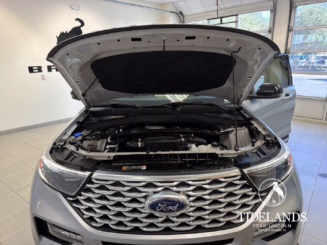 Certified 2023 Ford Explorer Platinum w/ Technology Package AWD/4WD image 28