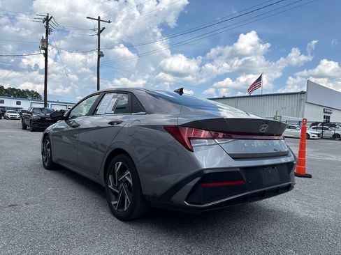 Used 2024 Hyundai Elantra Limited FWD image 6