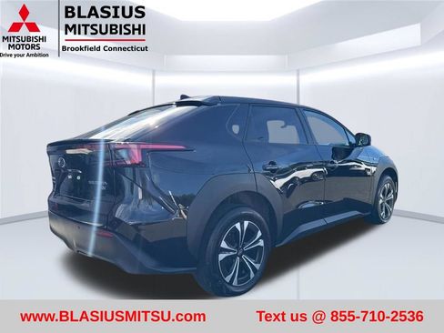 Used 2023 Subaru Solterra AWD image 5