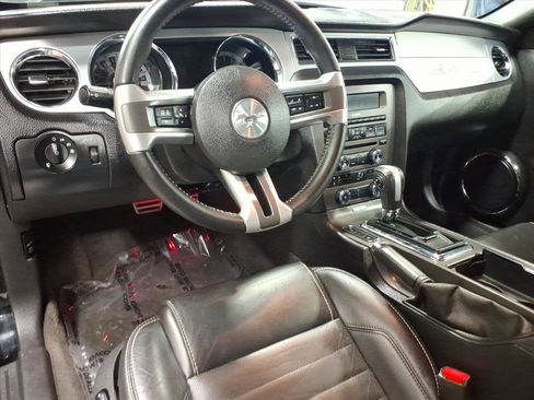 Used 2013 Ford Mustang Premium image 10