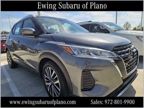 Used 2021 Nissan Kicks SV FWD image 1
