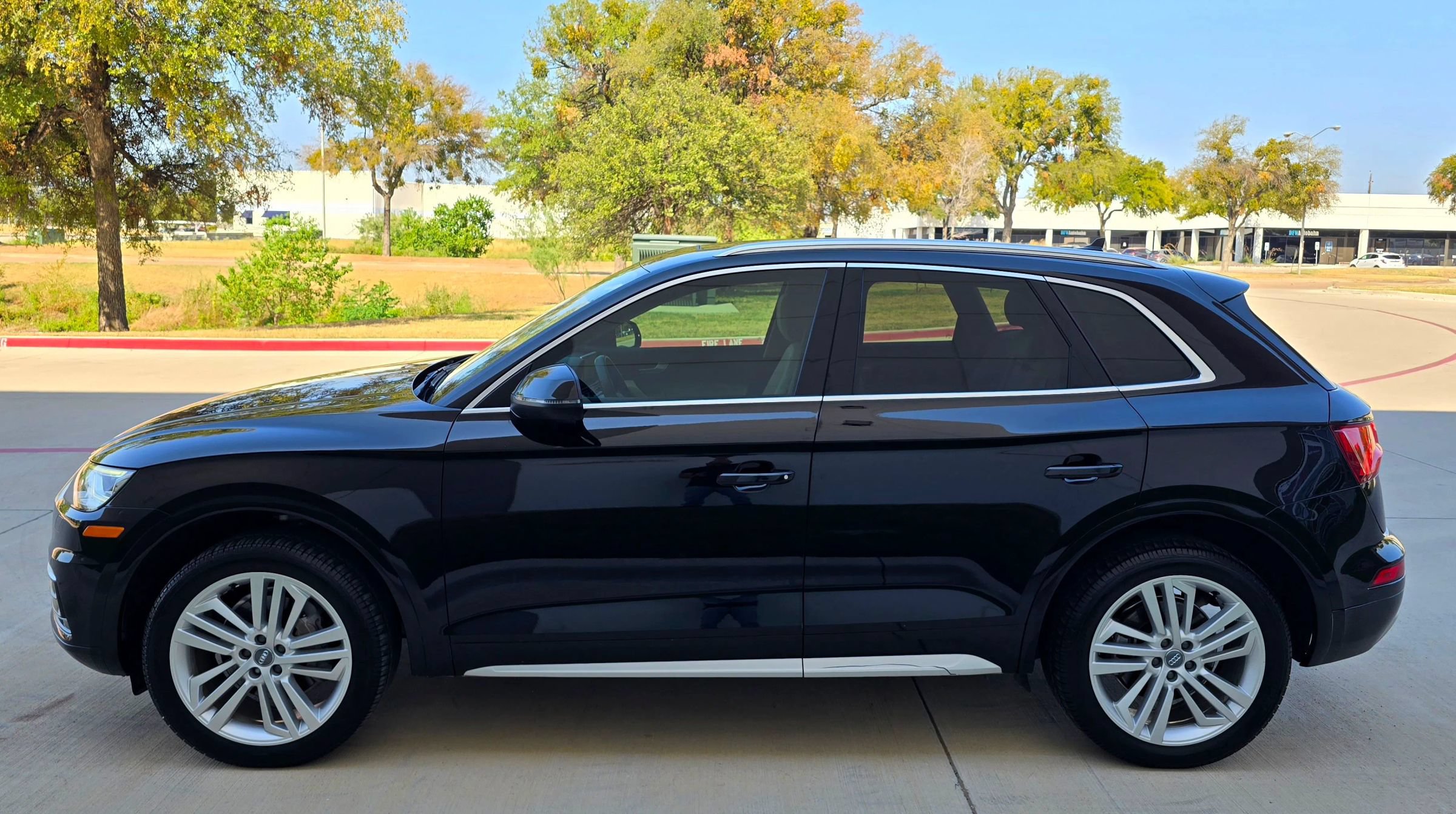 Used 2018 Audi Q5 2.0T Premium Plus w/ Premium Plus Package AWD/4WD image 9