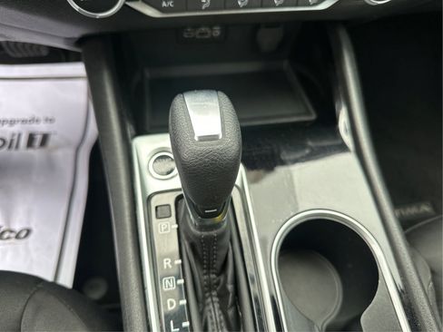 Used 2024 Nissan Altima 2.5 SV FWD image 16