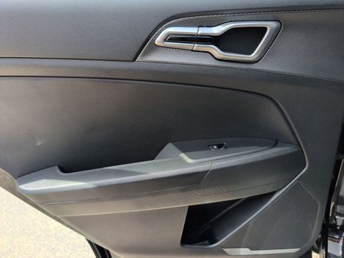 Used 2024 Kia Sportage LX AWD/4WD image 31