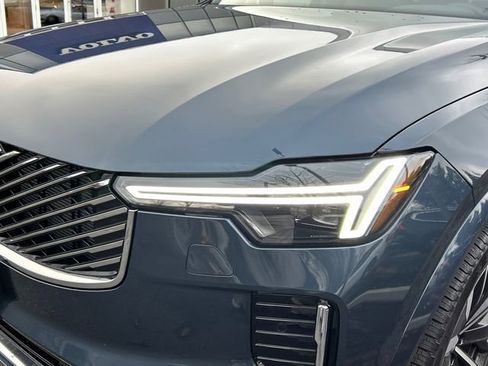 Used 2026 Volvo XC90 B5 Plus w/ Protection Package Premier image 4