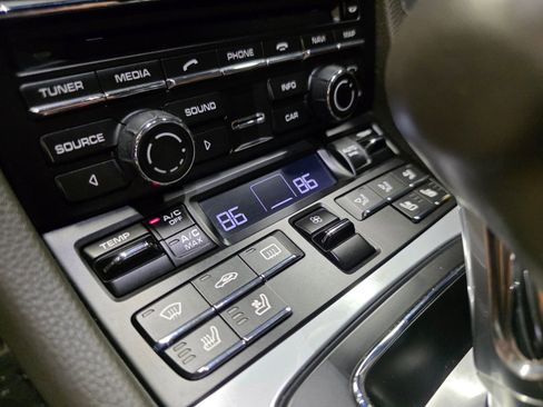 Used 2015 Porsche Cayman image 30