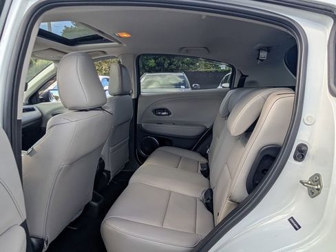 Used 2018 Honda HR-V EX-L image 12