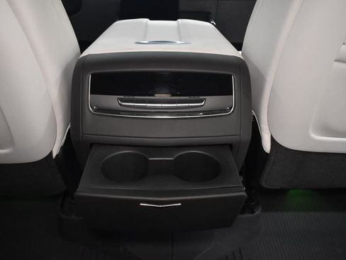 Used 2025 Cadillac Escalade ESV V AWD/4WD image 48