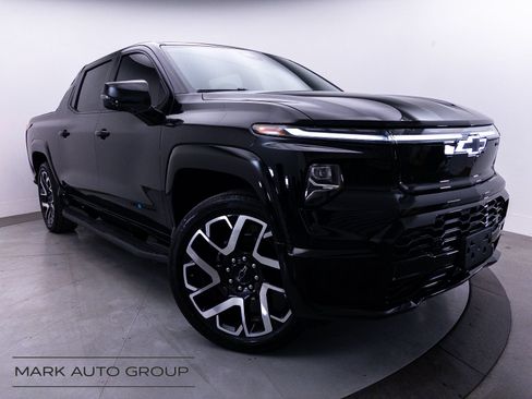 Used 2024 Chevrolet Silverado EV RST AWD/4WD image 1