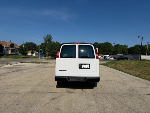 Used 2024 Chevrolet Express 2500 w/ Driver Convenience Package RWD image 6