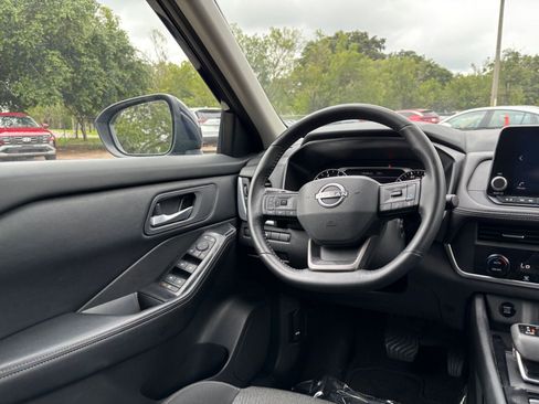 Used 2025 Nissan Rogue SV AWD/4WD image 36