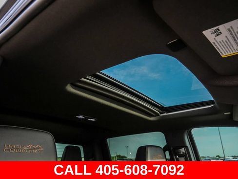 Used 2024 Chevrolet Silverado 2500 High Country w/ High Country Premium Package AWD/4WD image 24
