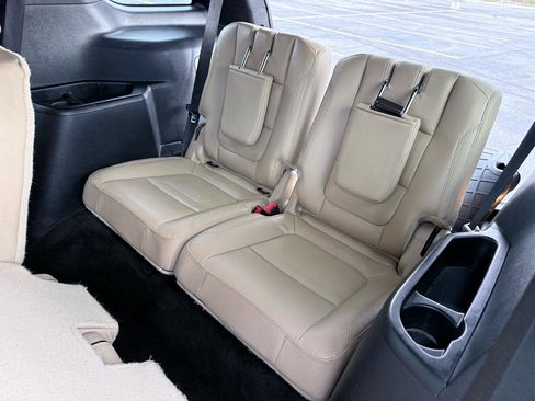 Used 2017 Ford Explorer Limited image 10