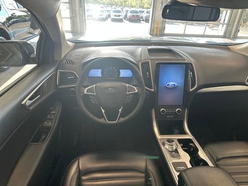 Used 2024 Ford Edge SEL w/ Convenience Package AWD/4WD image 2