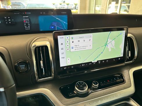Certified 2025 Ford Expedition Max Platinum w/ Driver's Package AWD/4WD image 32