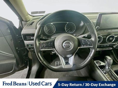 Used 2022 Nissan Sentra SV FWD image 13