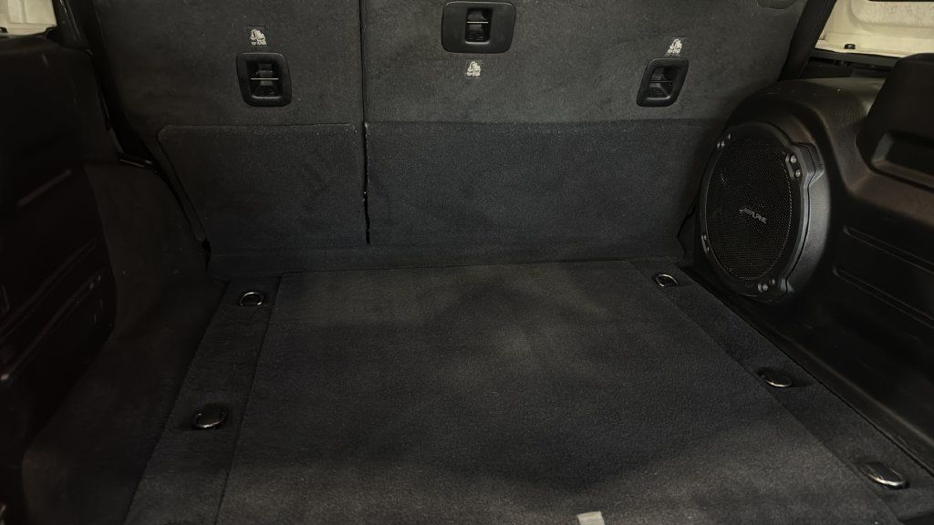 Used 2020 Jeep Wrangler Unlimited Sahara w/ Advanced Safety Group AWD/4WD image 7