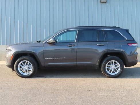 Used 2024 Jeep Grand Cherokee Limited w/ Trailer Tow Package AWD/4WD image 10