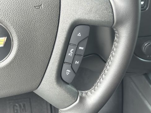 Used 2022 Chevrolet Express 2500 LT RWD image 25