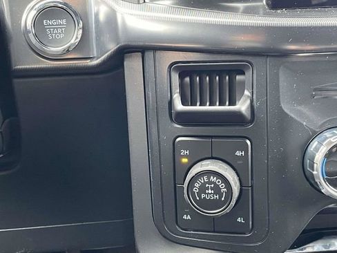 Used 2025 Ford F150 Lariat w/ Equipment Group 501A Mid image 13