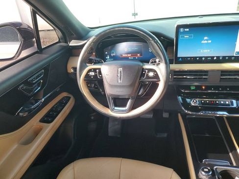 Used 2023 Lincoln Corsair Reserve w/ Equipment Group 201A AWD/4WD image 11