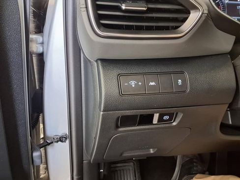 Used 2021 Hyundai Santa Fe SEL FWD image 15