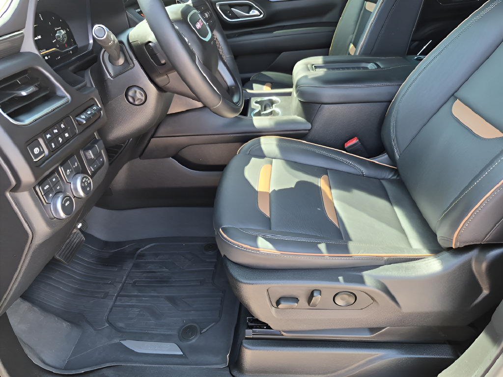 Used 2024 GMC Yukon AT4 w/ Technology Package AWD/4WD image 42