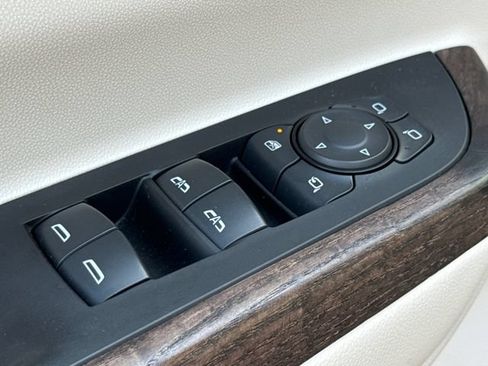 Used 2023 GMC Acadia Denali w/ Denali Ultimate Package FWD image 21