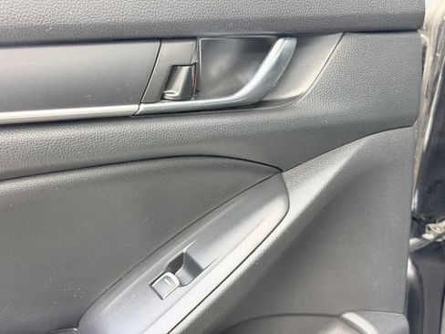 Used 2021 Honda Accord Hybrid image 19